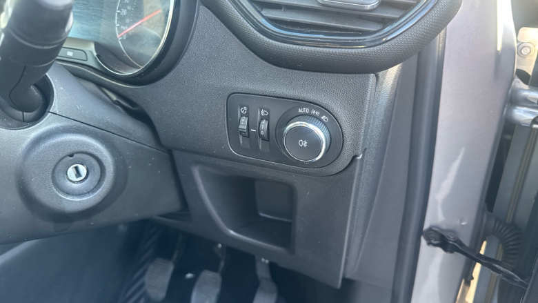 Vauxhall Crossland X 1.2T [110] Griffin 5dr [6 Spd] [Start Stop] Petrol Hatchback